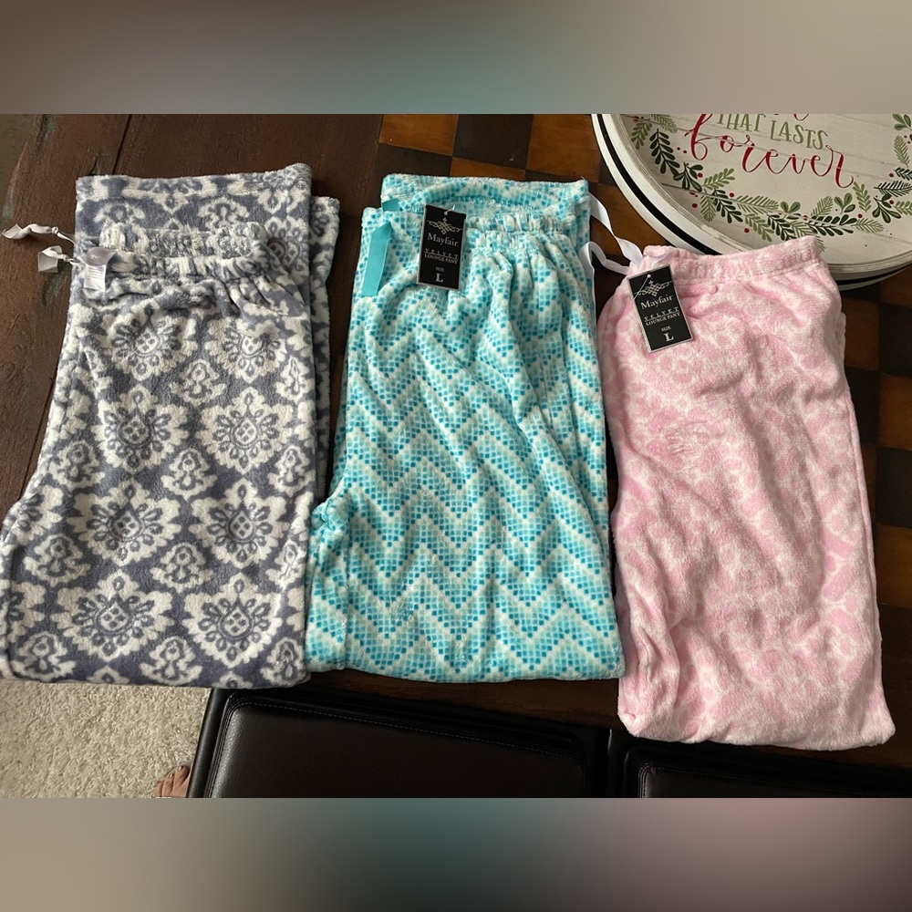 3 pair of ladies fleece lounge pants with elastic waist and drawstring size L